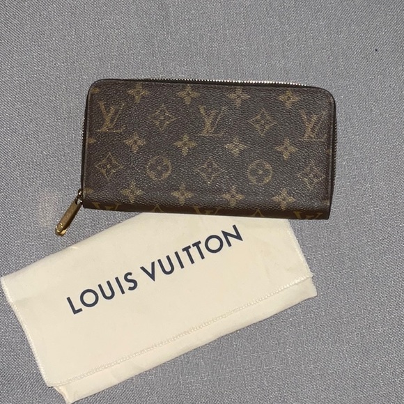 Louis Vuitton Zippy Monogram Wallet - 12 card - 2020 (Like new condition) - Picture 1 of 10